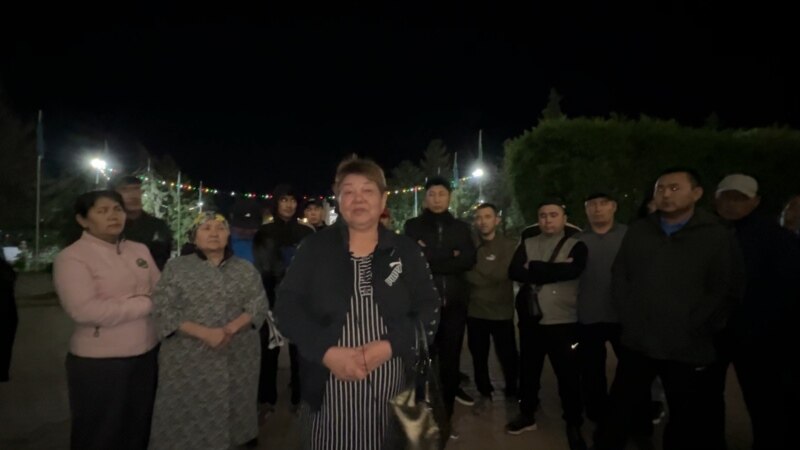 В Уральске жителей потонувших во время паводков дач забрали в полицию после митинга