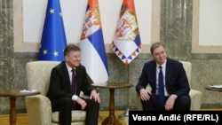 I dërguari i BE-së për dialogun, Mirosllav Lajçak, gjatë takimit me presidentin serb, Aleksandar Vuçiq. Beograd, 13 mars 2023.