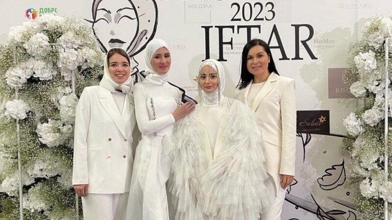Fashion iftar гаугасы: ни өчен дин урыслаша?
