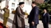 ابراهیم رئیسی در مراسم استقبال از محمد شیاع السودانی، نخست وزیر عراق، که در آذرماه ۱۴۰۱ به تهران سفر کرده بود
