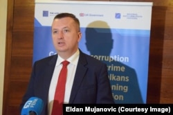 Eldan Mujanović, profesor na Fakultetu kriminalističkih nauka Univerziteta u Sarajevu sudjelovao je na izradi Zakona o oduzimanju nezakonito stečene imovine Federacije Bosne i Hercegovine.