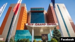 Rin Grand Hotel, deținut de familia Negoiță, va fi transformat în ansamblu rezidențial.