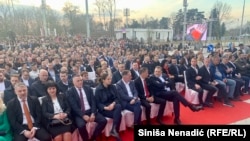 Na otvaranju teniskog kompleksa bili su i članovi porodice Đoković, predsjednik RS Milorad Dodik, gradonačelnik Banjaluke Draško Stanivuković (svi u prvom redu), Banjaluka, 12. april 2023.