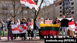 Акцыя пратэсту беларусаў у Літве каля Сейму, 20 красавіка 2023 году
