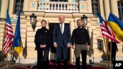 Joe Biden într-o vizită surpriză la Kiev. 