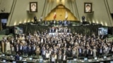 نمایندگان مجلس روز یک‌شنبه در پی حمله به اسرائیل شعار «مرگ بر اسرائیل» سر دادند 