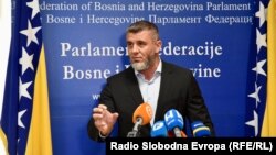 Salko Zildžić na konferenciji za medije u Parlamentu Federacije BiH u Sarajevu, 27. septembra 2023.