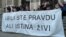 Poruka "Ubili ste pravdu, ali istina živi" na beloj zastavi pravosuđu Srbije i državi, 5. februara 2024.