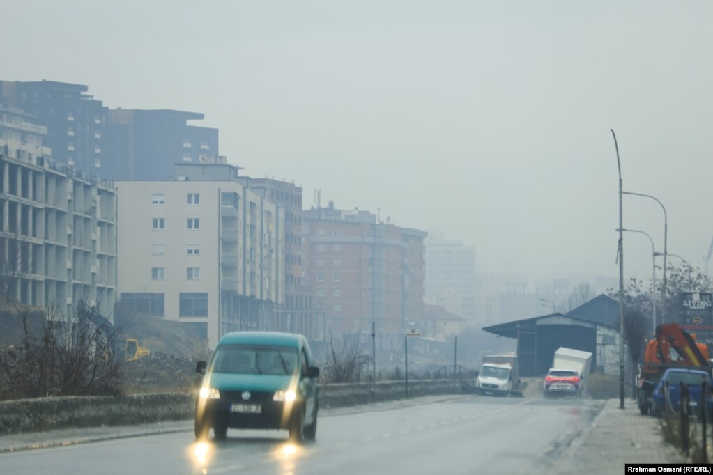 Mjegulla në Prishtinë, 22 dhjetor 2023.