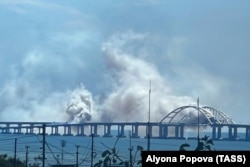 Дым у Керченского моста, 12 августа 2023 года