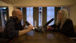 334 - Interview with Patti Smith (in English)