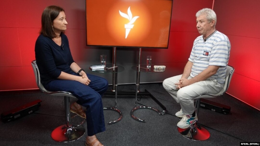 Lucian Lascu, profesor de biologie la Colegiul Tehnic „Anghel Saligny” din Capitală, a susținut examenul de titularizare de trei ori până să găsească un post vacant. 