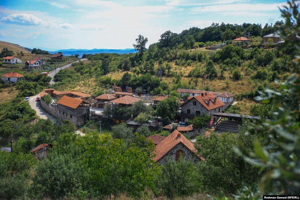 Kompleksi ku mbahet festivali Etnofest, në fshatin Kukaj të Prishtinës.