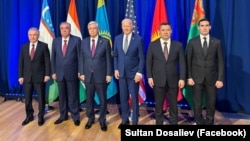 U.S. President Joe Biden (third right) meets with Uzbek President Shavkat Mirziyoev (far left), Tajik President Emomali Rahmon (second left), Kazakh President Qasym-Zhomart Toqaev (third left), Kyrgyz President Sadyr Japarov (second right), and Turkmen President Serdar Berdymukhammedov in New York on September 19. 
