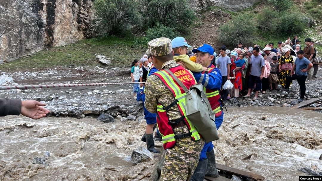 Қалың, ұзын мүшесі бар порно