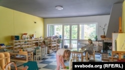 Беларускія школа і садок у Варшаве, Польшча
