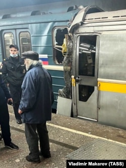 Столкновение двух поездов на станции московском метро "Печатники". 11 октября 2023 года