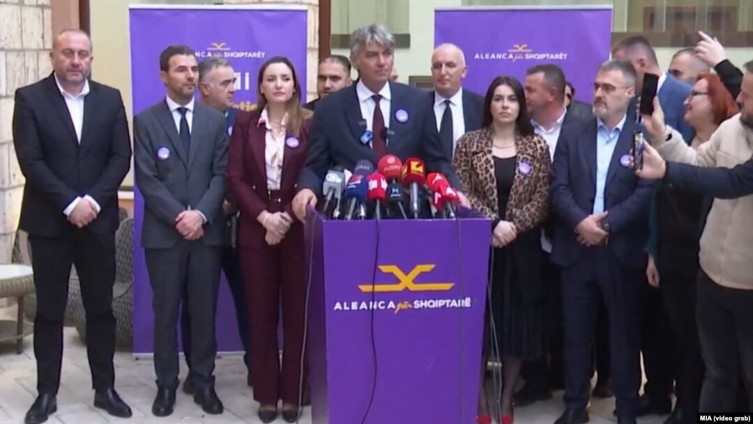 Зијан Села по неколкучасовниот состанок на Целтралното собрание на Алијанса за Албанците, 10 февруари 2024 г.