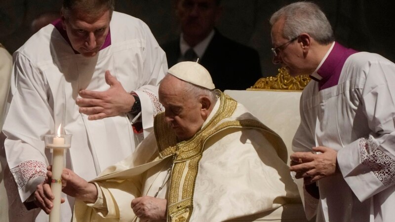 Papa Francisc îndeamnă rușii să afle adevărul despre invazia din Ucraina 