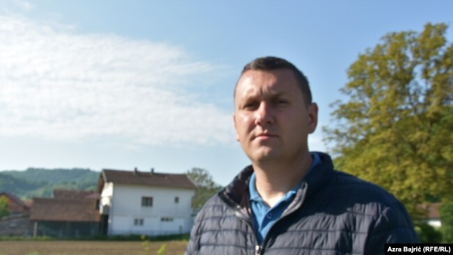 "U privatni biznis smo uložili stotine hiljada maraka, a sada je sve pod vodom", kaže Tarik Halkić kome su uništeni bungalovi namijenjeni za goste.