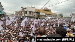 د بنو د لاریون ګډونوالو د امن نعرې ووهلې - د جولای ۱۹مې انځور.