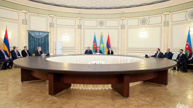 Азербайджан и Армения вернулись за стол переговоров в Алматы, несмотря на протесты в Ереване