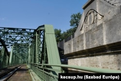 A tiszaugi vasúti Tisza-híd