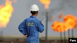 کارگر نفتی در جنوب ایران