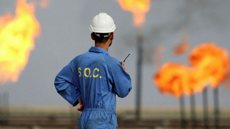 رئیس پیشین بانک مرکزی: حداکثر فروش نفت ایران ۱.۲ میلیون بشکه در روز است