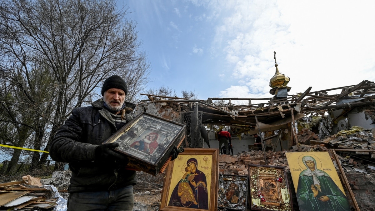 Пасха во время войны: несколько храмов в Украине попали под обстрел