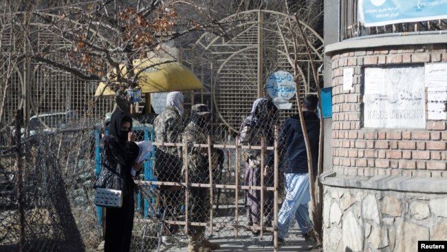 د طالبانو له واکمنیدو سره د افغانستان پر پوهنتونونو ګڼ نور قیودات هم وضع شوي