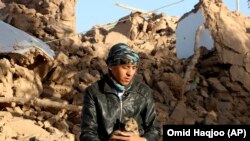 د هرات یو زلزله ځپلی 