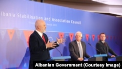 Konferenca për media e kryeministrit shqiptar, Edi Rama, dhe shefit të diplomacisë së BE-së, Josep Borrell. Tiranë, 16 mars 2023.