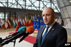 Rumen Radev, președintele Bulgariei, și-a asumat un rol mai important în politica bulgară, în contextul instabilității guvernelor succesive. Simpatiile sale pentru Rusia sunt, însă, periculoase.