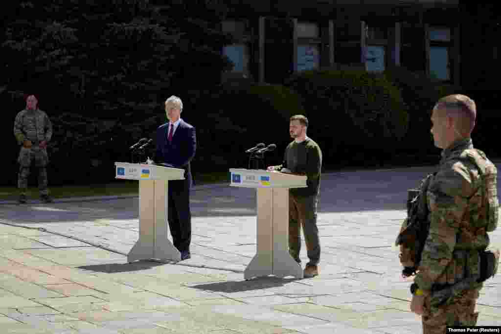 Президент України Володимир Зеленський і генеральний секретар НАТО Єнс Столтенберг на прес-конференції в Києві, 29 квітня 2024 року