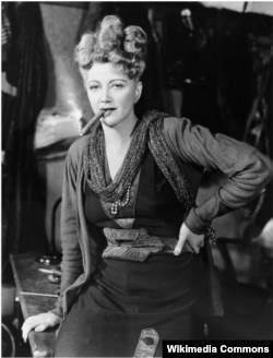 Стелла Адлер в бродвейской постановке пьесы Леонида Андреева "Тот, кто получает пощечины". 1946 год
