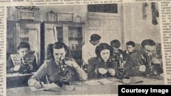 În cabinetul botanic al Institutului pedagogic din Cahul. “Moldova socialistă”, 11 Noiembrie 1953.