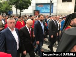 Na litiji su učestvovali i gradonačelnik Beograda Aleksandar Šapić, ministar odbrane Miloš Vučević, kao i direktor javnog preduzeća "Srbijagas" Dušan Bajatović.