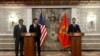 Predsjednik Crne Gore Jakov Milatović (desno) i američki senatori Kris Marfi i Geri Piters. 