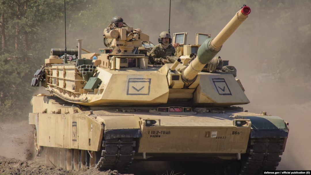 Un tanc M1A2 Abrams în timpul exercițiului „Anakonda23” de la Nowa Deba, în Polonia, pe 14 mai 2023.