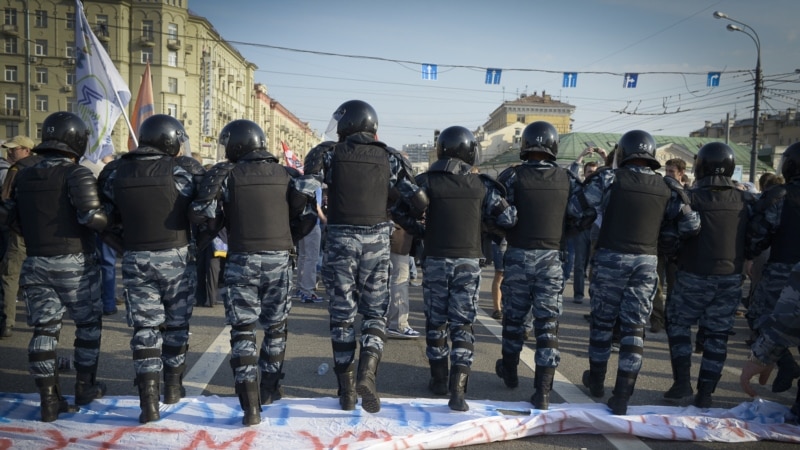 Ун ел эчендә Русиядә урам протестлары белән бәйле 600дән артык җинаять эше ачылган 