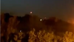 Snimak s društvenih mreža navodno prikazuje eksplozije blizu vojne baze u iranskom gradu Isfahan, 19. april 2024.