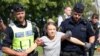 A kép egy korábbi, malmői tüntetésen készült, ahol a rendőrök szintén előállították Greta Thunberget 2023. július 24-én
