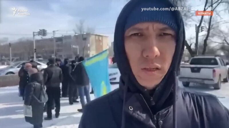 Активист Абзал Достияров пожаловался на применение полицейскими силы при задержании