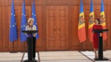 Ursula von der Leyen (stânga) și Maia Sandu susțin o conferință de presă în timpul vizitei președintei Comisiei Europene la Chișinău, octombrie 2023.