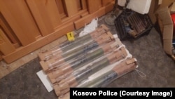 Policia e Kosovës i gjen pesë raketahedhës (Zola) në afërsi të Manastirit të Banjskës në qytetin verior të Kosovës, Zveçan, 6 mars 2024.