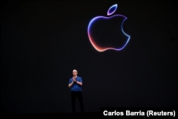 Izvršni direktor kompanije Apple na godišnjoj konferenciji developera u Kupertinu, Kalifornija, 10. juni 2024.
