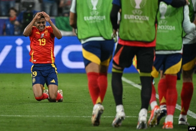 Ямал след края на мача между Испания и Франция на 9 юли 2024 г.