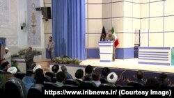 علی‌اکبر زارعی در این همایش از «ظاهر نامناسب» دختران و پسران جوان اهل افغانستان در قم انتقاد کرد