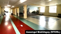 Мектеп. Иллюстрациялык сүрөт.